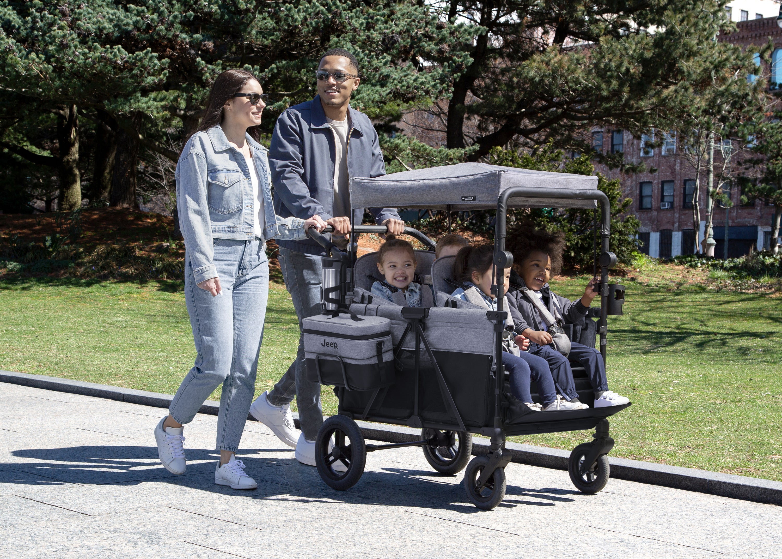 Jeep Wrangler Deluxe 4 Seater Stroller Wagon by Delta Delta Children