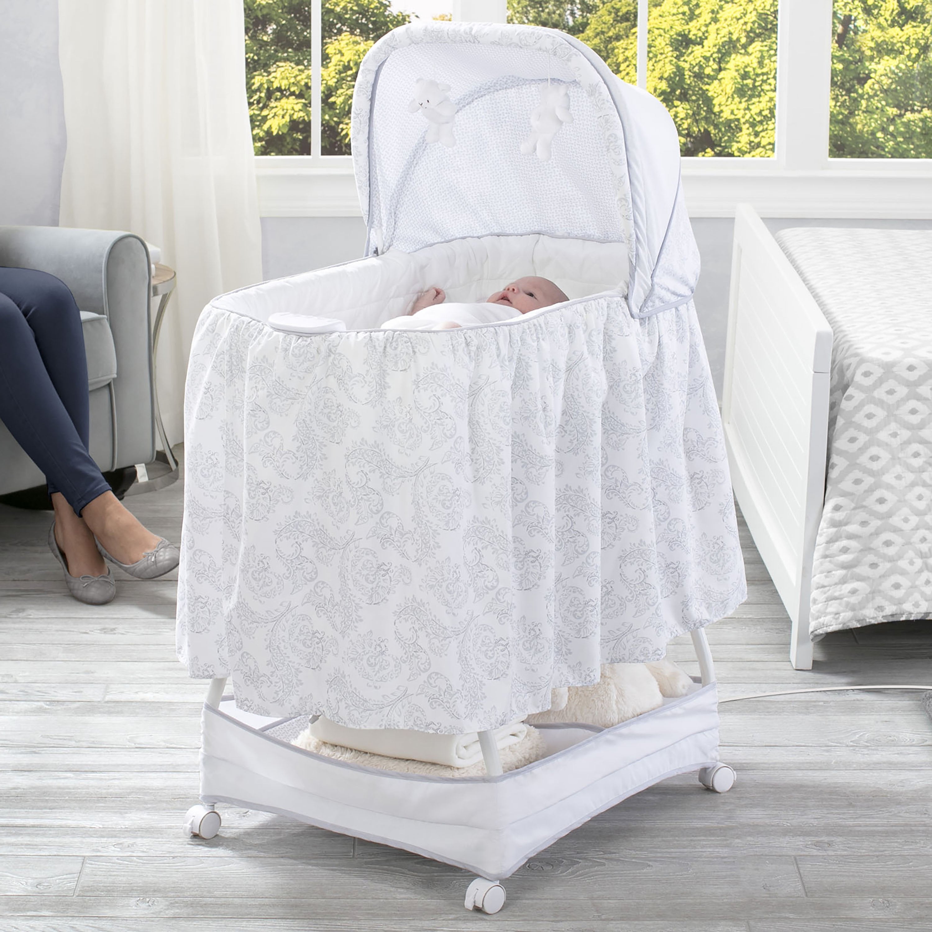 Beautyrest gliding bassinet hotsell