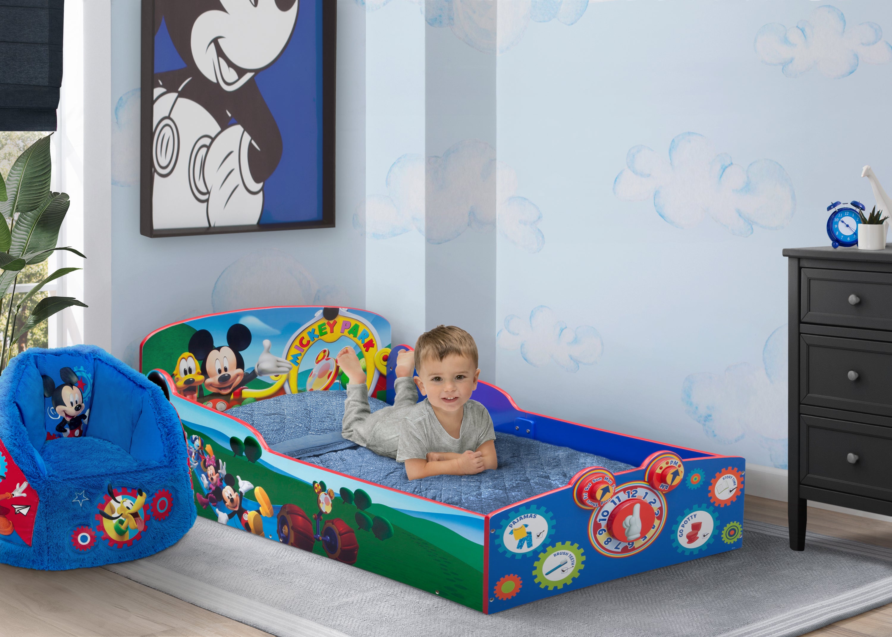 Mickey Mouse Interactive Wood Toddler Bed - Delta Children